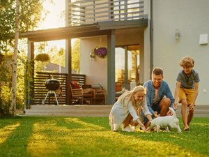 ¿Es necesario asegurar su jardín o áreas exteriores de la vivienda?